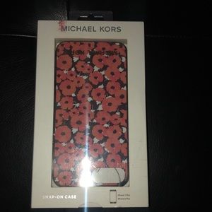 Michael Kors iPhone 7 & 8 Plus super cute case.